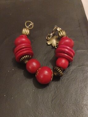 Fucia & Bronze Beaded Bracelet ( Trendy ) W/ Hibiscus Flower Charmlet